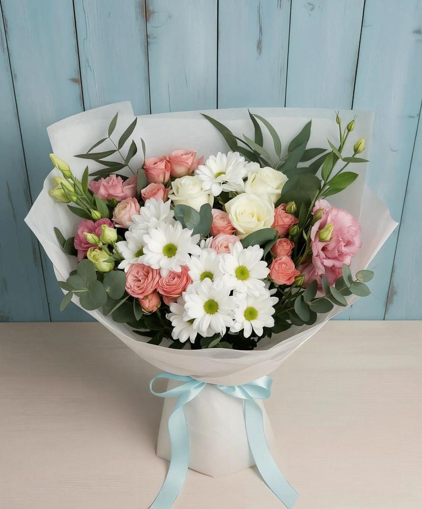 Букет цветов из: Розы, Лизиантусы и Хризантемы в Бутурлиновке