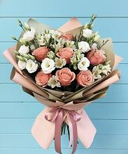 Букет цветов из:  Розы, Альстромерии и Лизиантусы в Бутурлиновке