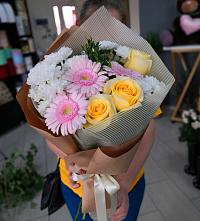 Букет цветов из:  Герберы, Розы и Хризантемы в Бутурлиновке