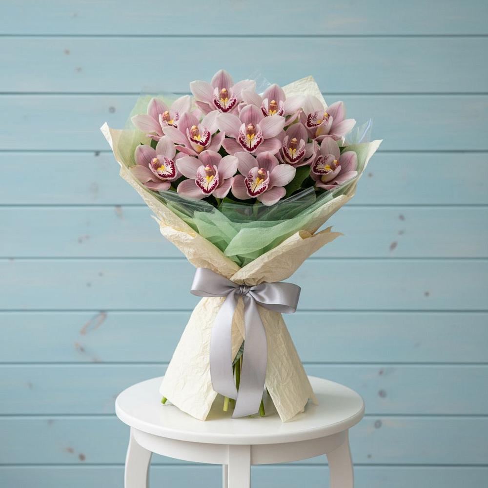 Букет цветов из: Орхидеи и Розы в Бутурлиновке