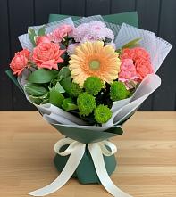 Букет цветов из:  Гвоздики, Розы, Герберы и Хризантемы в Бутурлиновке