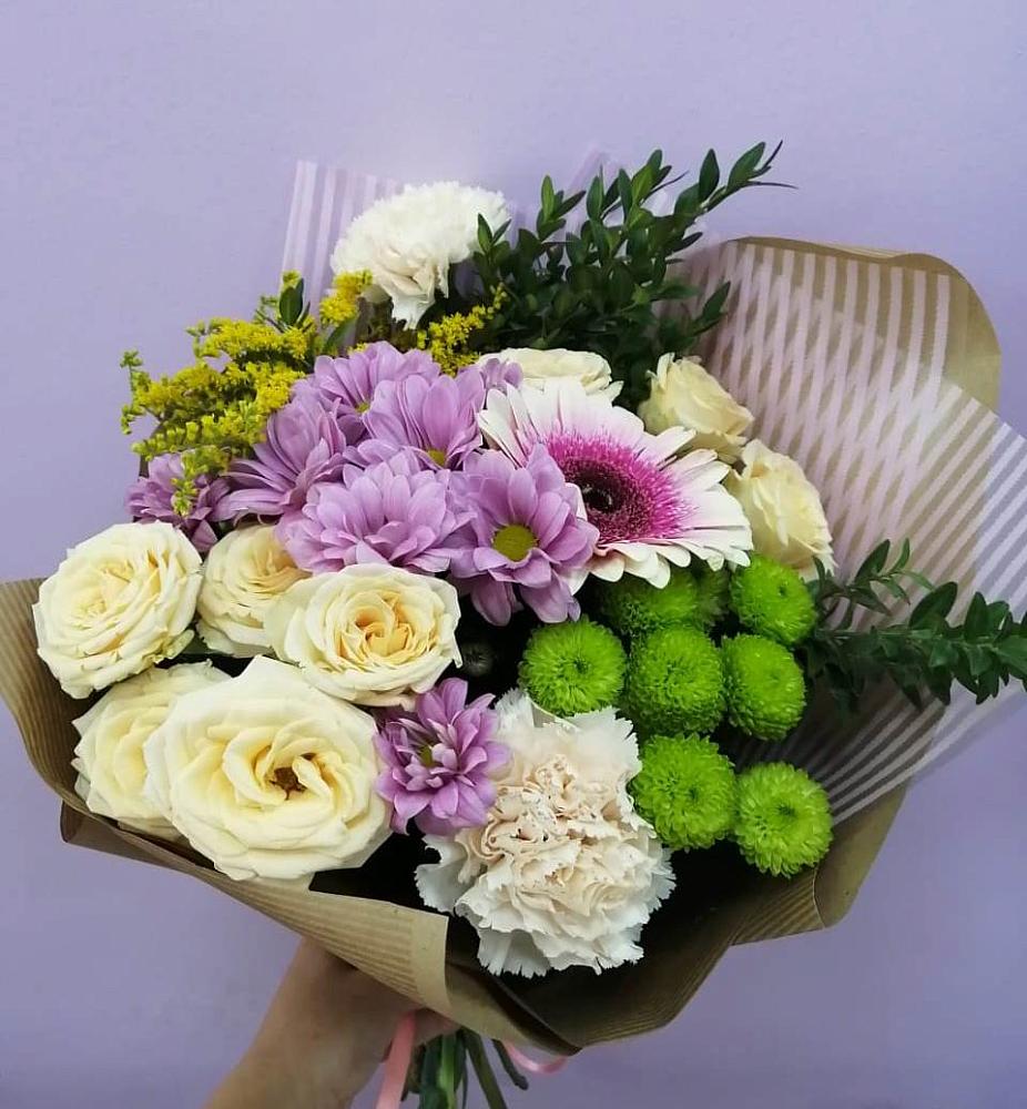 Букет цветов из: Хризантемы, Розы, Гвоздики и Герберы в Бутурлиновке