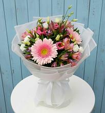 Букет цветов из:  Герберы, Альстромерии и Лизиантусы в Бутурлиновке