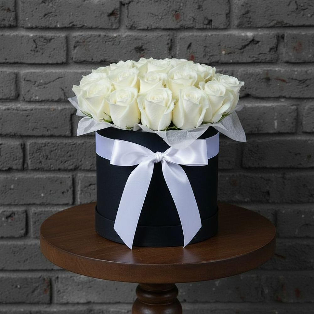 Цветочная композиция из Розы в шляпной коробке в Бутурлиновке