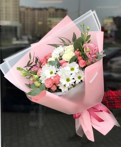 Букет цветов из: Розы, Лизиантусы и Хризантемы в Бутурлиновке