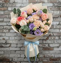 Букет цветов из:  Розы, Лизиантусы и Гвоздики в Бутурлиновке